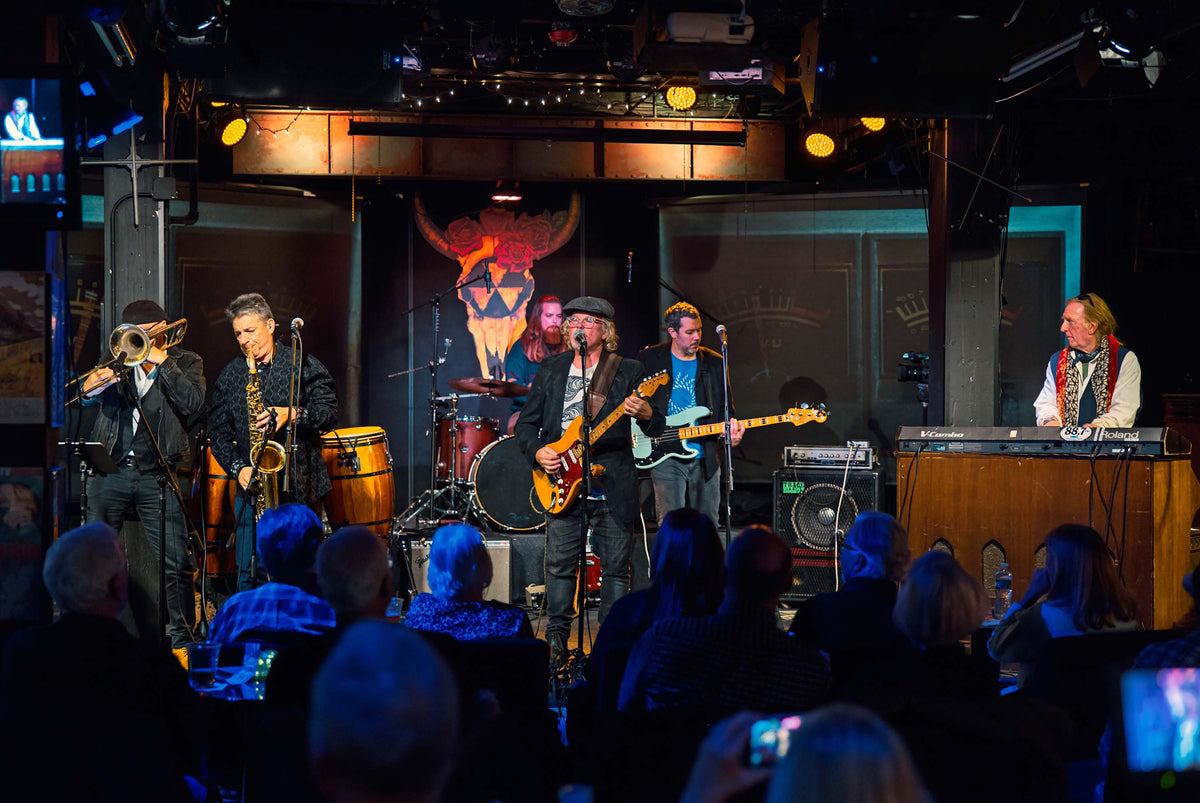 Mike Benjamin & The Bend In The Road